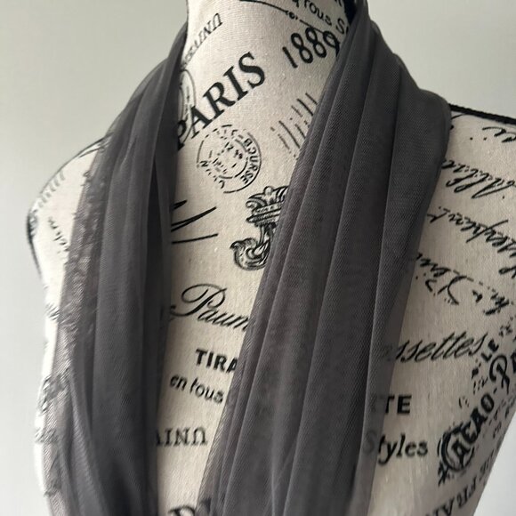 Elegant Sheer Gray Chiffon Scarf – Lightweight & Stylish Wrap - Picture 2 of 3